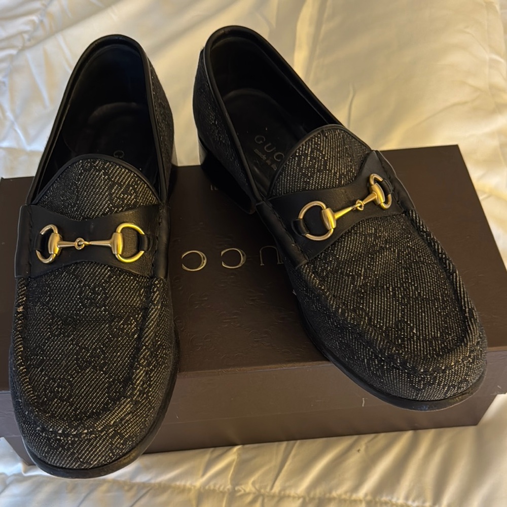Authentic black Gucci Vintage GG monogram Loafers for woman